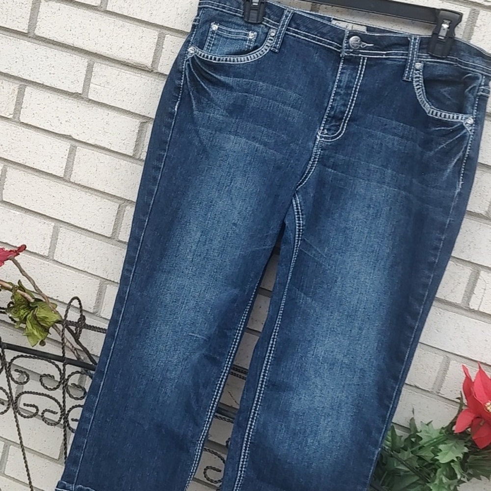 blue Jean Capris - Picture 5 of 9